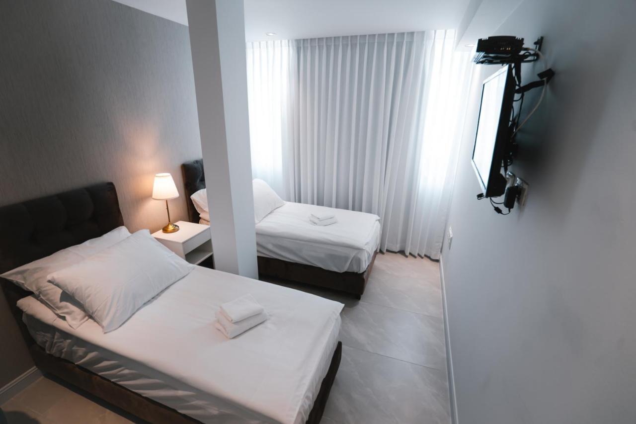 Unique Hotel Ашдод Екстериор снимка